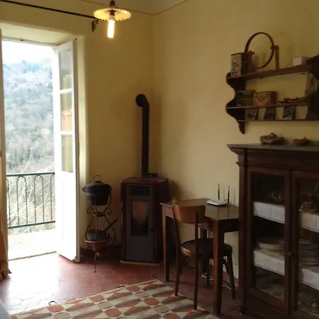 All'ombra Del Castello Calice al Cornoviglio